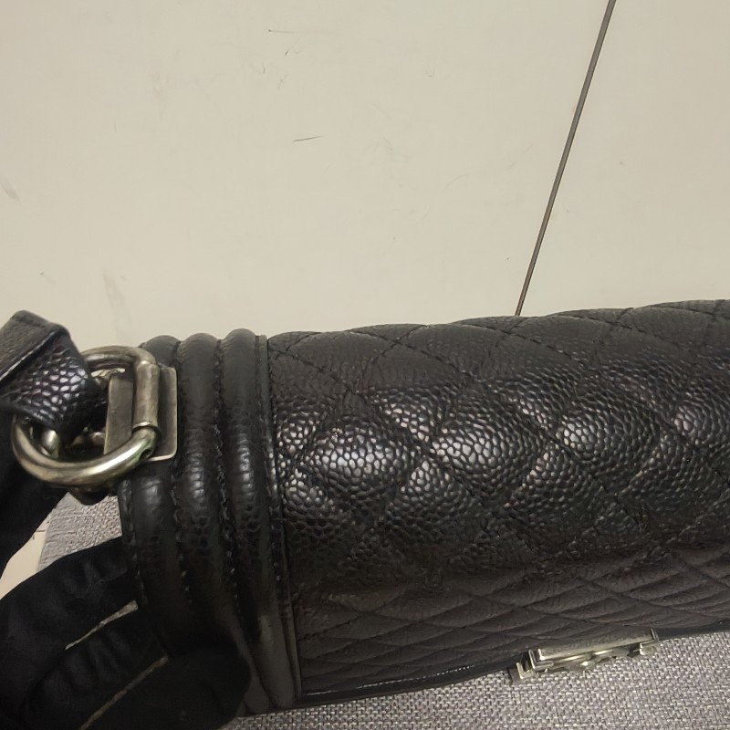 👔爸氣降價‼️限時降價至8/10‼️【8成新】㊣✨Chanel✨（附盒/防塵袋）香奈兒 Le Boy 28 小香 魚子醬 黑色 仿舊銀 菱格紋 掀蓋式 肩背包 雷標 保卡/二手包/二手精品/保證正品🌳二手樹屋🌳-30