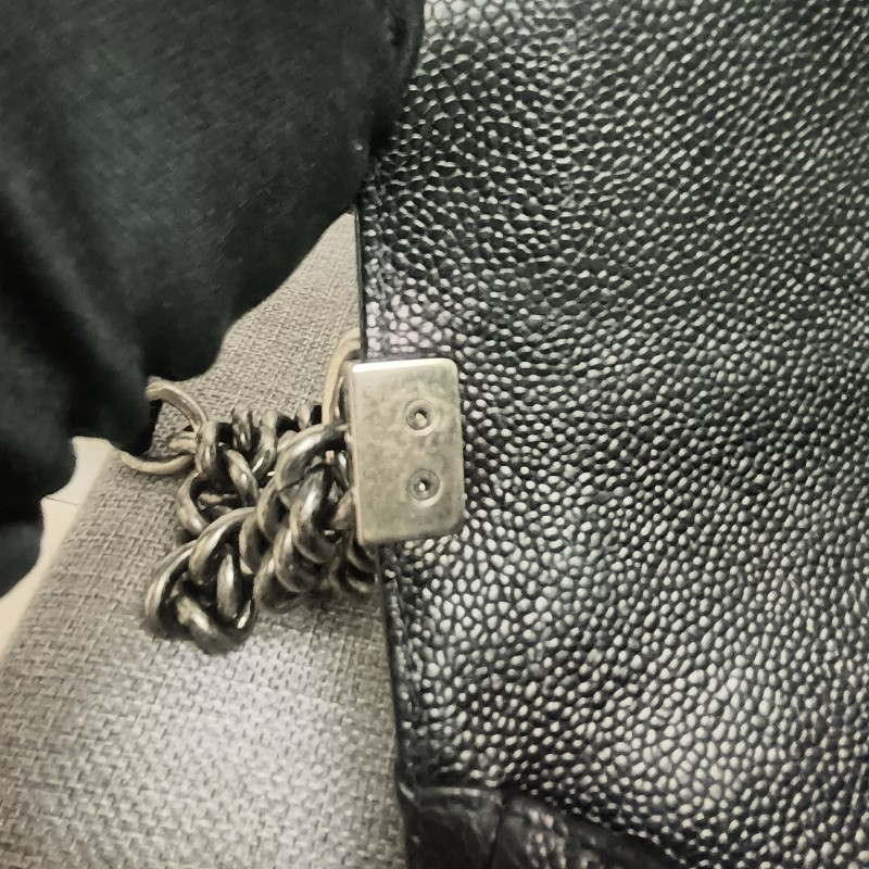 👔爸氣降價‼️限時降價至8/10‼️【8成新】㊣✨Chanel✨（附盒/防塵袋）香奈兒 Le Boy 28 小香 魚子醬 黑色 仿舊銀 菱格紋 掀蓋式 肩背包 雷標 保卡/二手包/二手精品/保證正品🌳二手樹屋🌳-39