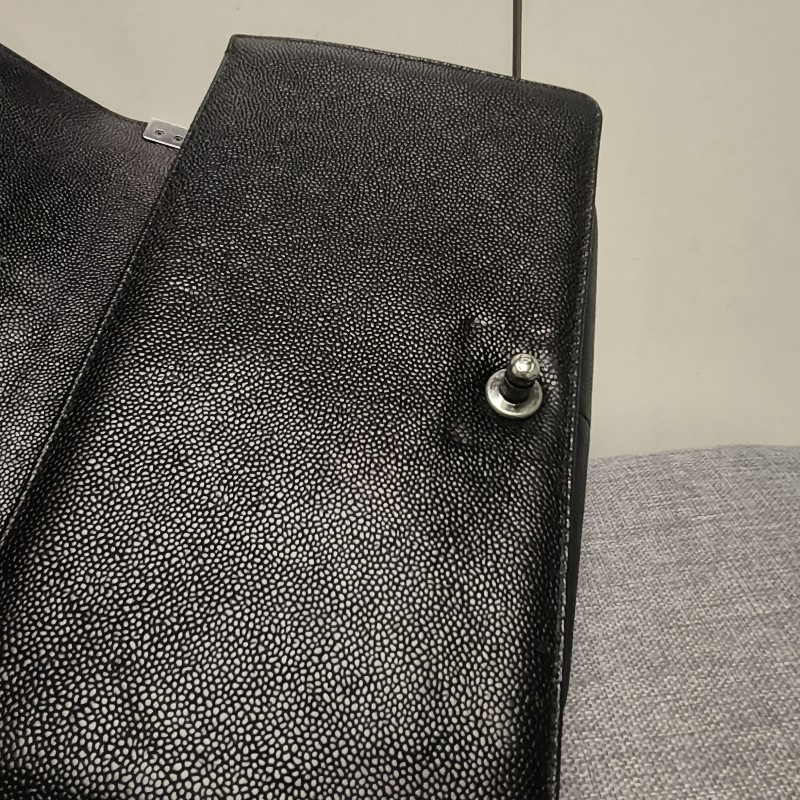 👔爸氣降價‼️限時降價至8/10‼️【8成新】㊣✨Chanel✨（附盒/防塵袋）香奈兒 Le Boy 28 小香 魚子醬 黑色 仿舊銀 菱格紋 掀蓋式 肩背包 雷標 保卡/二手包/二手精品/保證正品🌳二手樹屋🌳-46