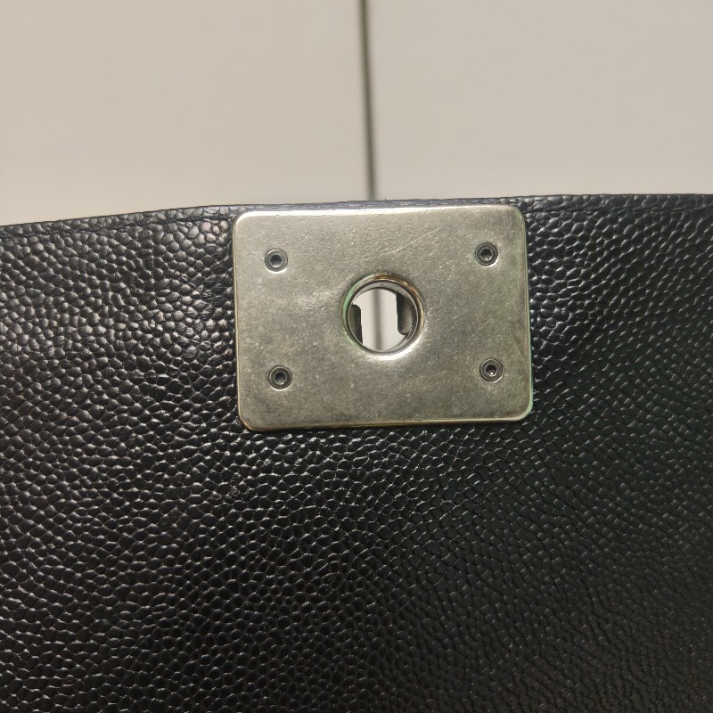 👔爸氣降價‼️限時降價至8/10‼️【8成新】㊣✨Chanel✨（附盒/防塵袋）香奈兒 Le Boy 28 小香 魚子醬 黑色 仿舊銀 菱格紋 掀蓋式 肩背包 雷標 保卡/二手包/二手精品/保證正品🌳二手樹屋🌳-61