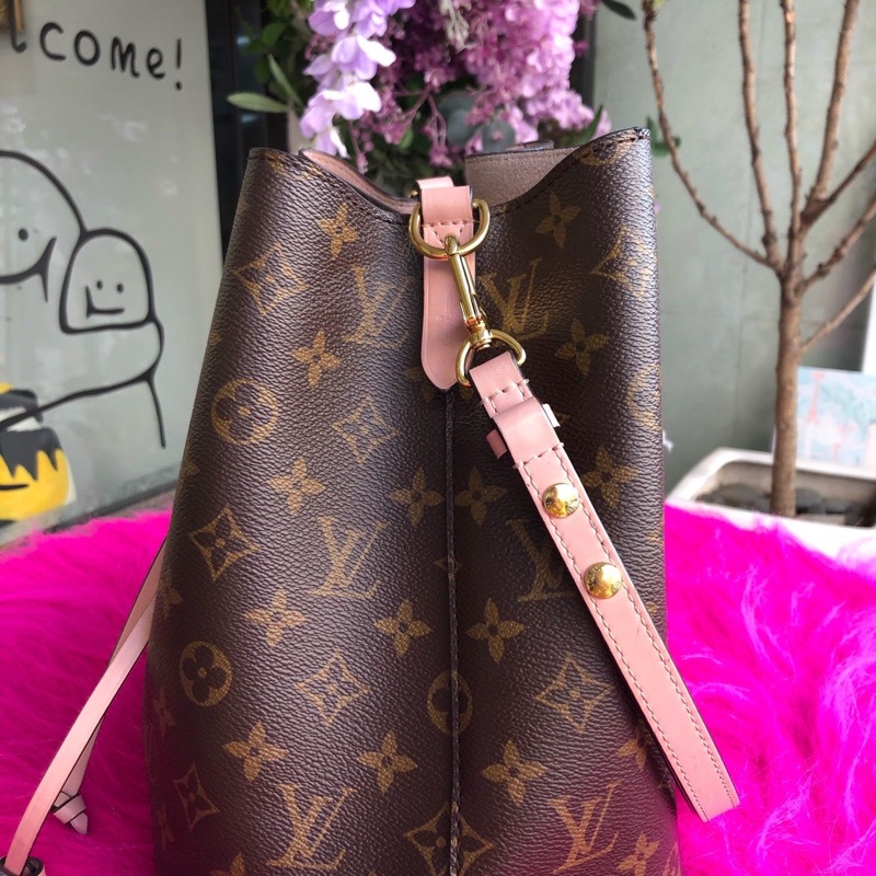 LV 老花拼粉水桶包-3