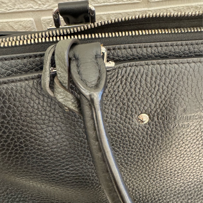 LV黑皮革手提兩用公事包💼-28