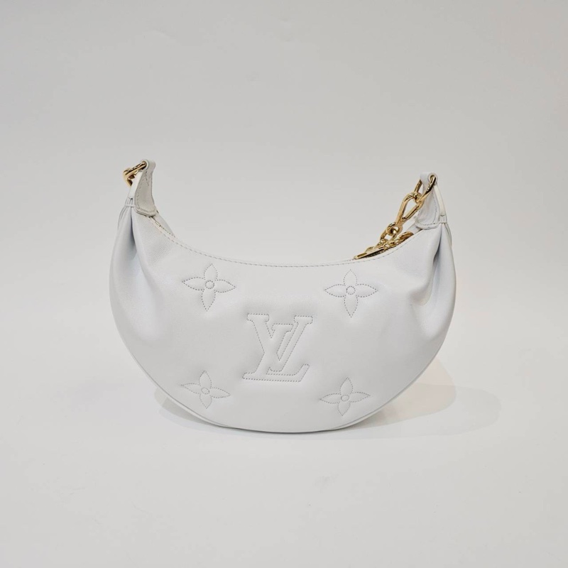 LV 白牛皮壓紋 Over the moon金釦斜背彎月包M59799-1