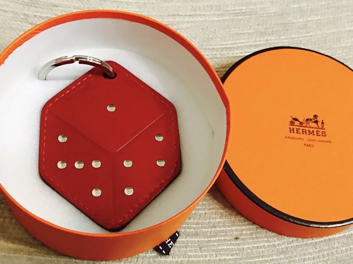 法國Hermes愛馬仕皮革鉚釘鑰匙圈 經典限定法國製紅色皮革骰子造形手提包吊飾-2