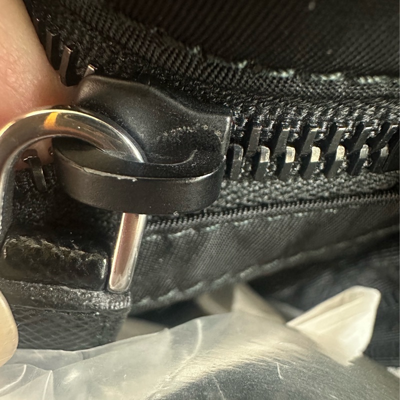 PRADA Re-Nylon Saffiano 黑色郵差包 單肩斜肩包-17