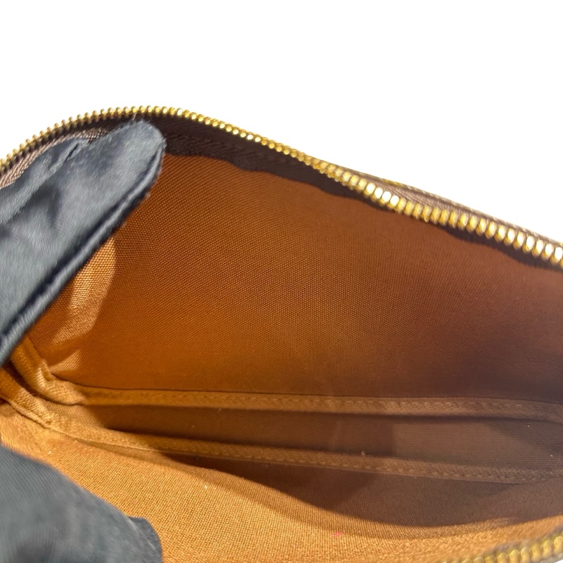 LOUIS VUITTON POCHETTE BAG  Monogram Canvas Shoulder bag-8