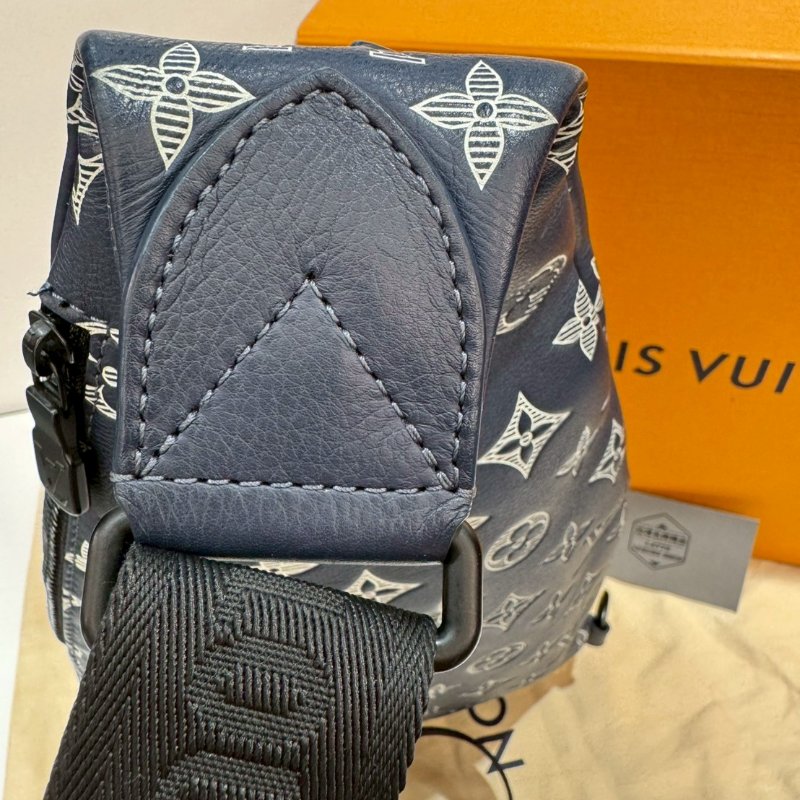 LV 斜背包/側背包/單肩包/胸口包 Duo M24751 9成新-13