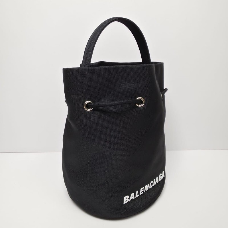 Balenciaga - Drawstring Buckst Logo Bag(黑色)-3
