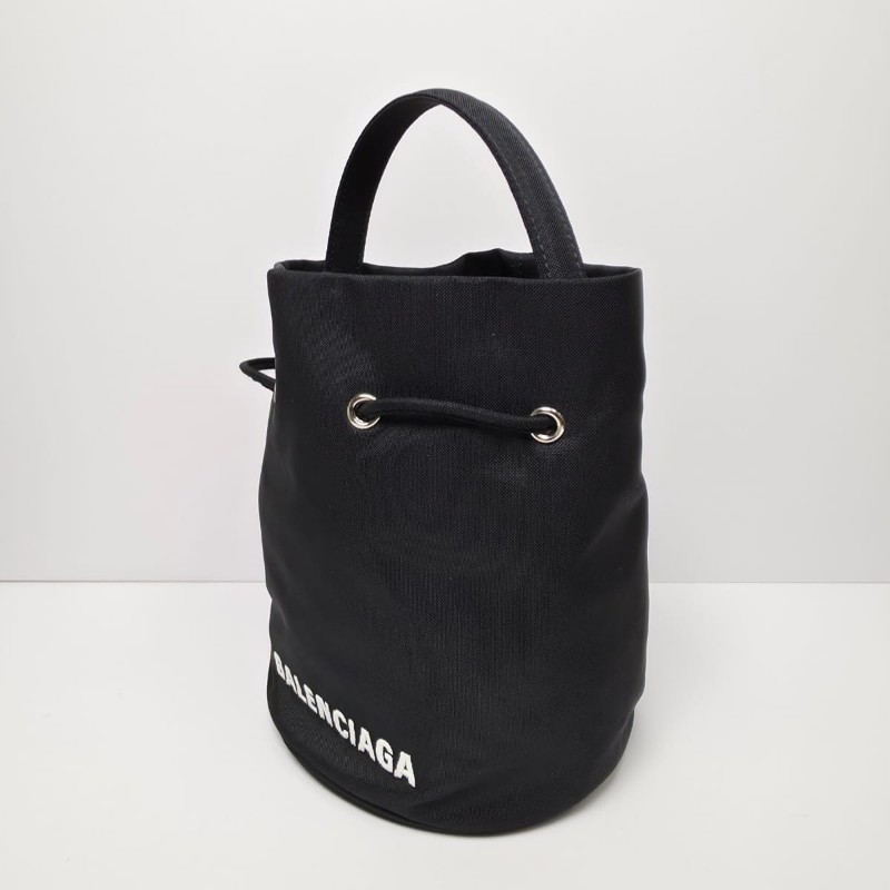 Balenciaga - Drawstring Buckst Logo Bag(黑色)-4