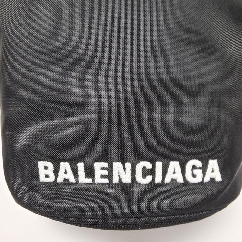 Balenciaga - Drawstring Buckst Logo Bag(黑色)-7
