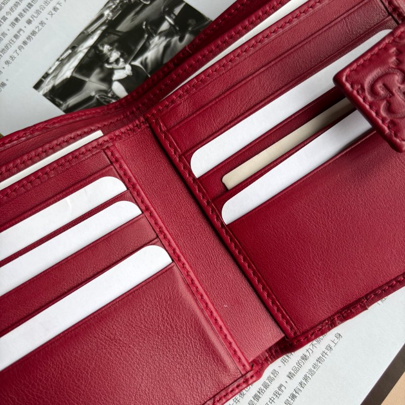 ::GUCCI:: 245727 紅色金愛心雙G壓紋 雙面釦式短夾-4