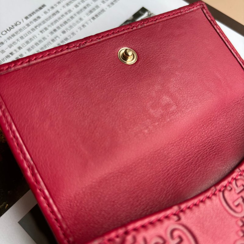 ::GUCCI:: 245727 紅色金愛心雙G壓紋 雙面釦式短夾-7