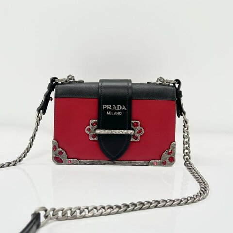 Prada 寶石鑲嵌金屬稀有款 紅黑斜背兩用包