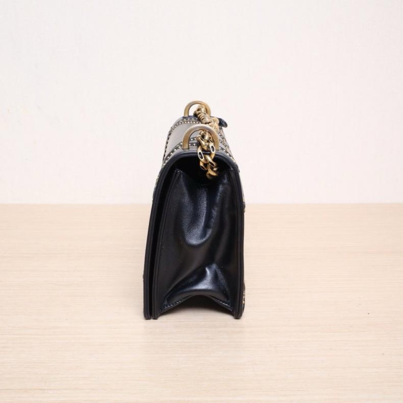 DIOR(迪奧) Diorama 盾牌包 中號 25 黑色 金扣 2017 鉚釘飾面-1