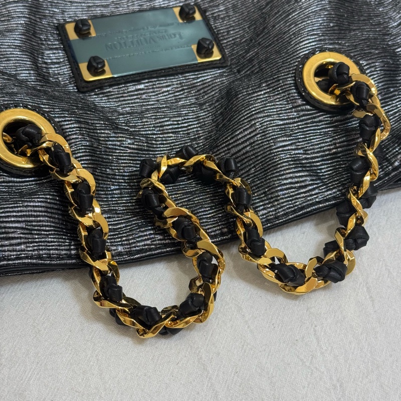 Louis Vuitton 鐵灰卯釘提袋-16