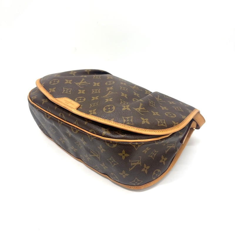 LV 老花馬鞍MM圓弧斜背包 M40473-5