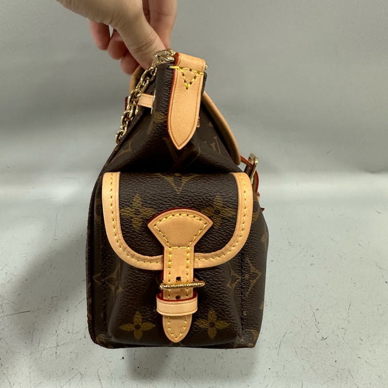 LV M25085 老花金鏈Odyssee 斜背包-17