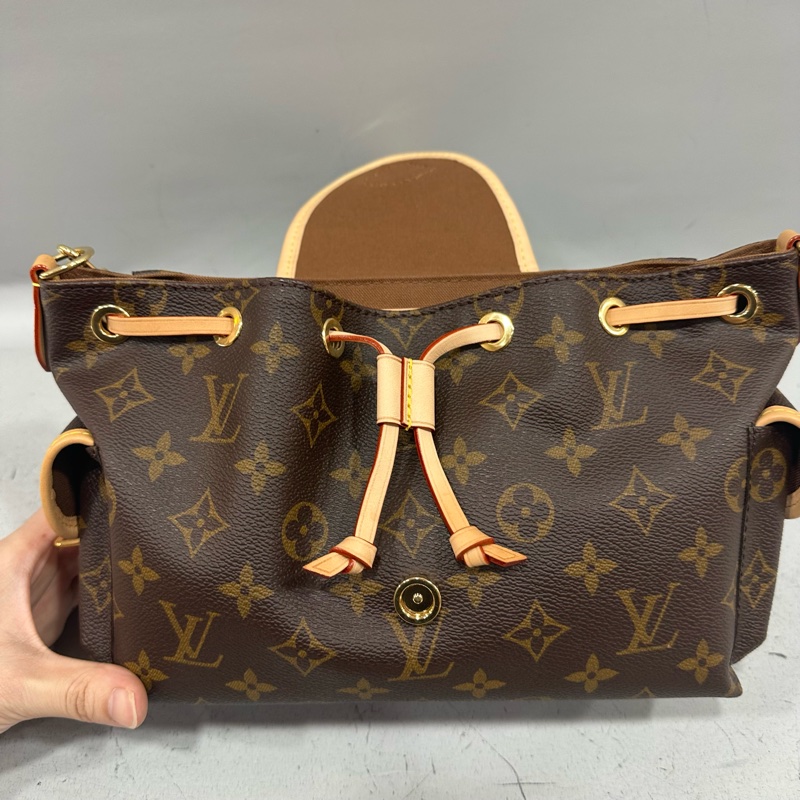LV M25085 老花金鏈Odyssee 斜背包-28