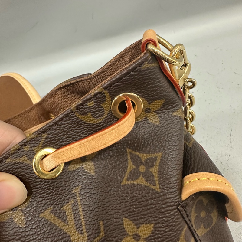 LV M25085 老花金鏈Odyssee 斜背包-31