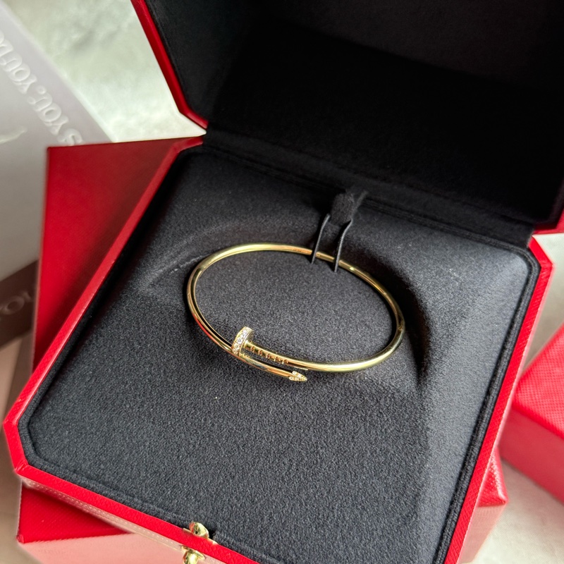 Cartier Juste un Clou 18K 金及鑽石螺釘造型小款手環(金色)-1