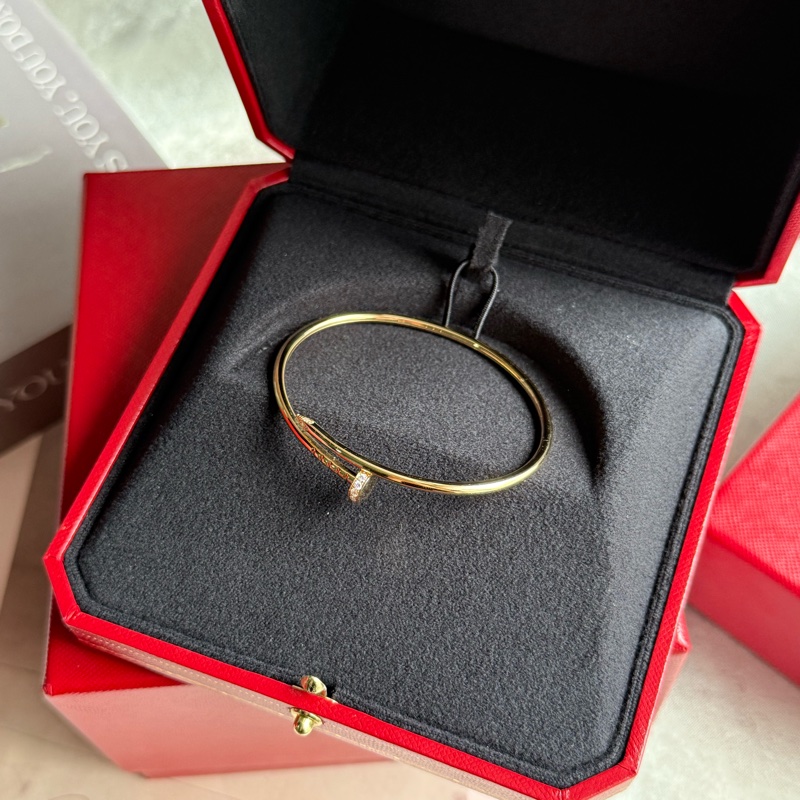 Cartier Juste un Clou 18K 金及鑽石螺釘造型小款手環(金色)-3