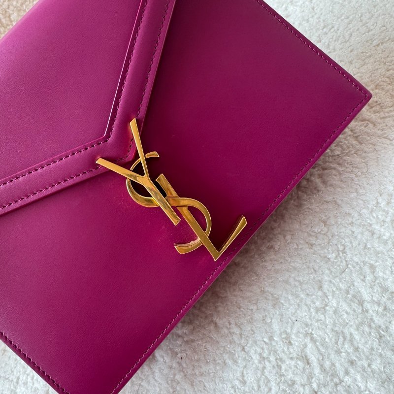 YSL 風琴包 牛皮玫紅色金扣斜背包 99新 配件塵袋-1