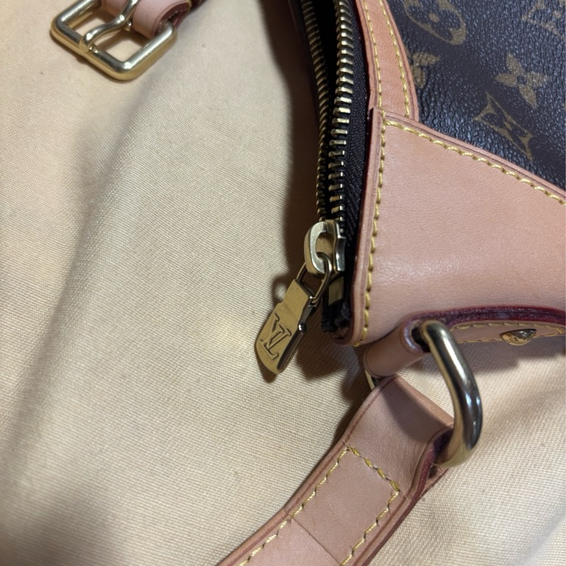 LOUIS VUITTON Odeon 小型斜背包 Monogram 皮革棕色-9