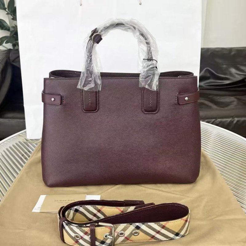 Burberry banner 斜背包酒紅色全皮款 配經典格紋肩帶33×25 全新 配件塵袋-6