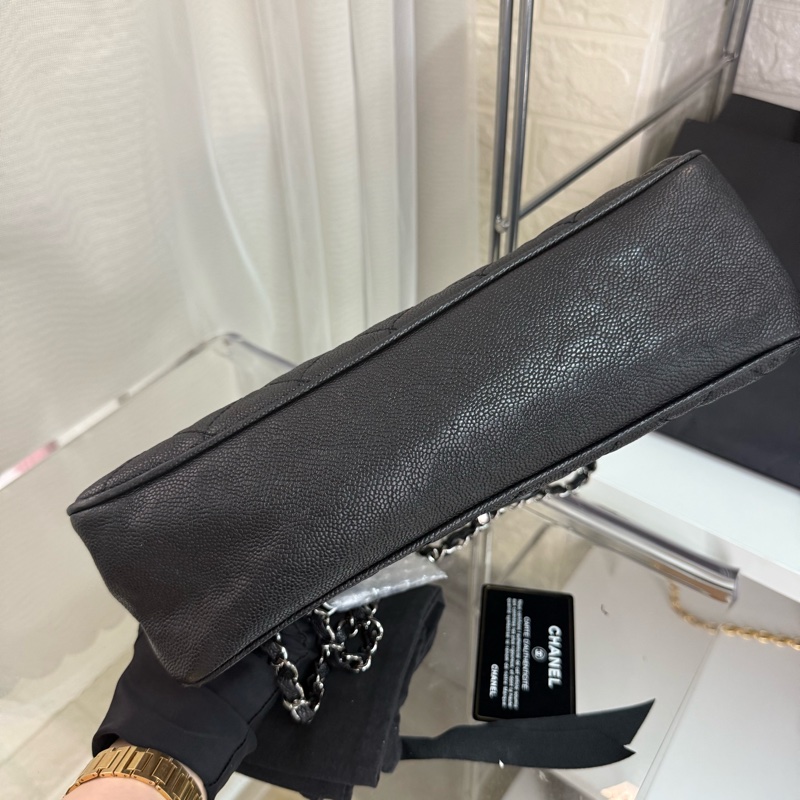Chanel 荔枝紋黑銀 2.55 扣鏈條包 15 開卡帶塵袋-3