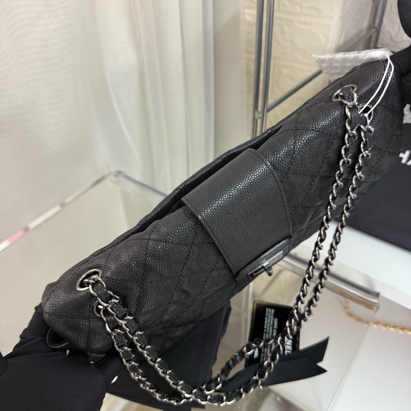Chanel 荔枝紋黑銀 2.55 扣鏈條包 15 開卡帶塵袋-4