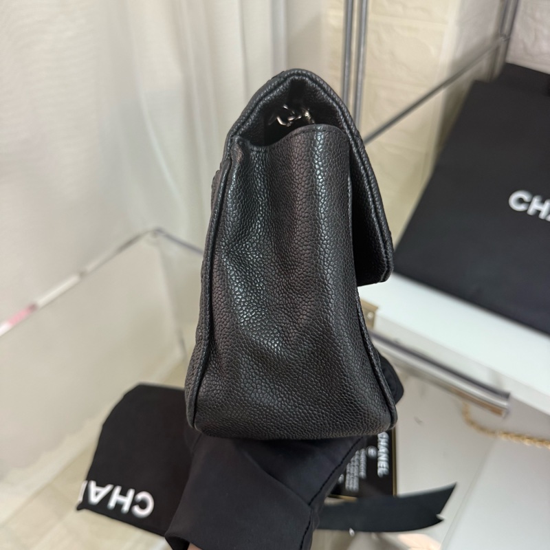 Chanel 荔枝紋黑銀 2.55 扣鏈條包 15 開卡帶塵袋-9