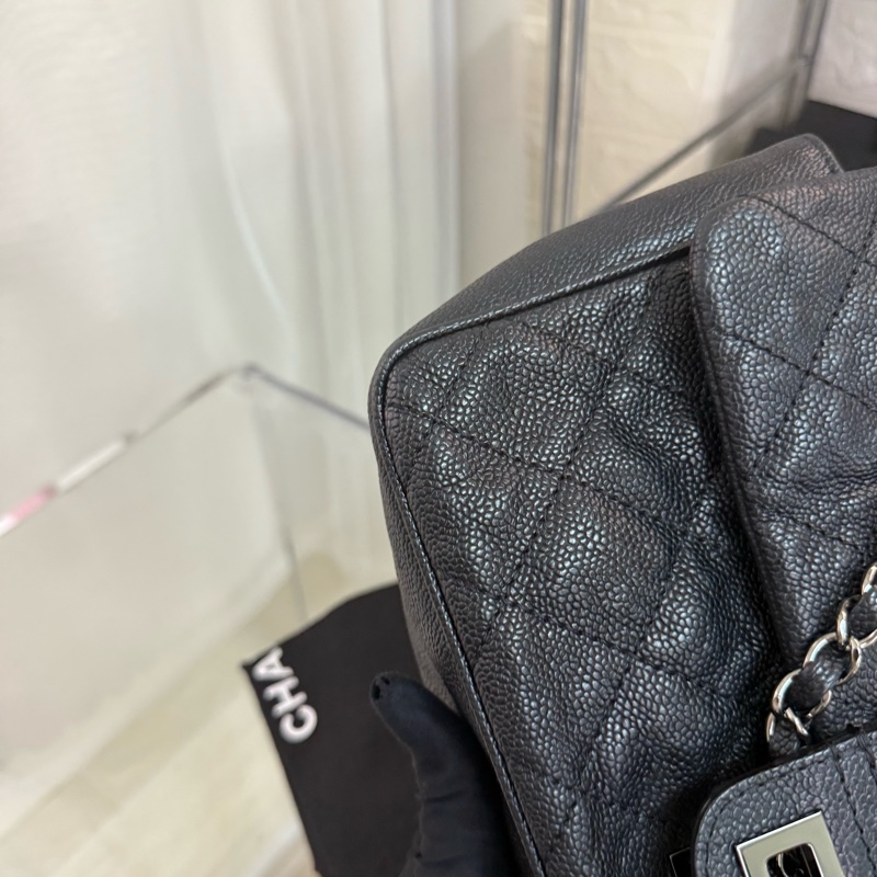 Chanel 荔枝紋黑銀 2.55 扣鏈條包 15 開卡帶塵袋-16