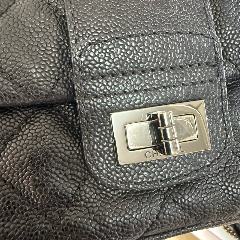 Chanel 荔枝紋黑銀 2.55 扣鏈條包 15 開卡帶塵袋-20
