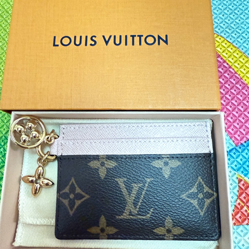 LV。名片夾。老花櫻花粉雙色。-1