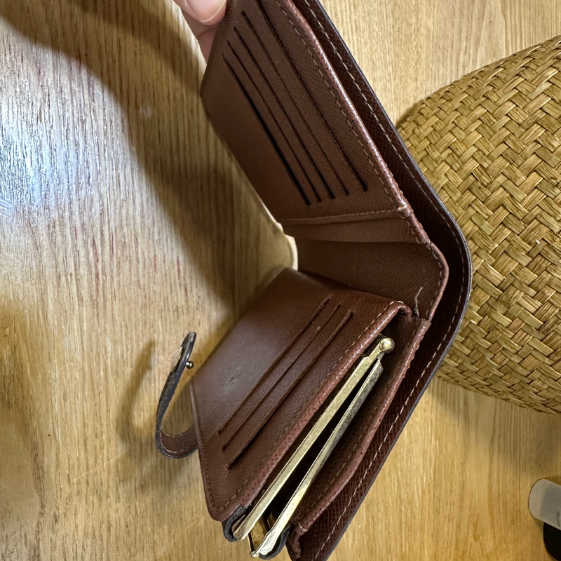 LV 皮夾-0