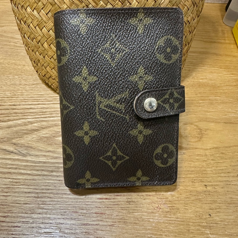 LV 皮夾-5
