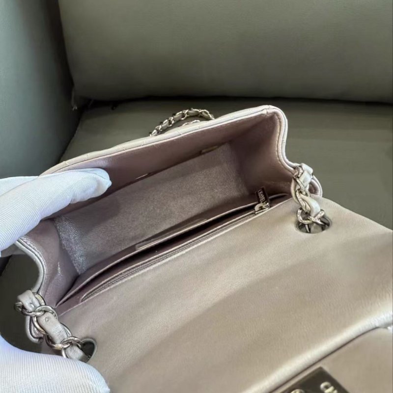 Chanel 方胖子 銀色羊皮 97新 配件塵袋-1