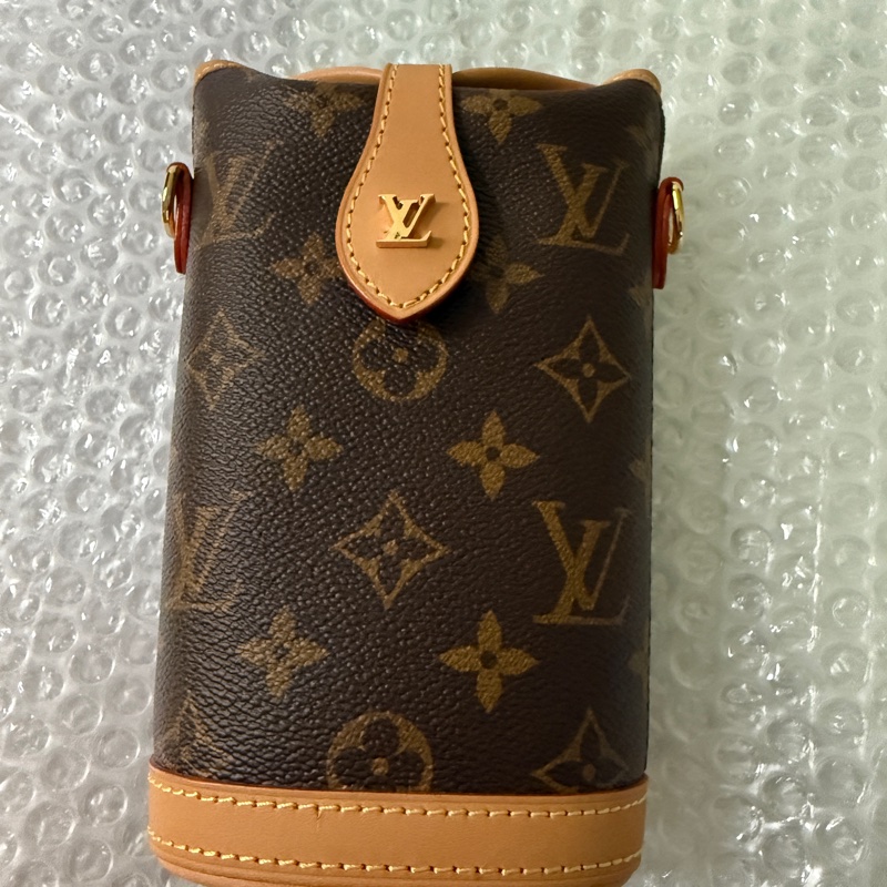 LV手機包，iPhone16pro+行動電源ok-0