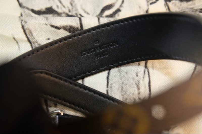 #全新閒置 #全配🈶購證 Lv Carryall pm黑武士單肩斜挎包小號 全網唯一黃金尺寸-44