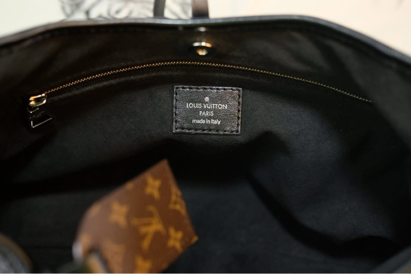 #全新閒置 #全配🈶購證 Lv Carryall pm黑武士單肩斜挎包小號 全網唯一黃金尺寸-45