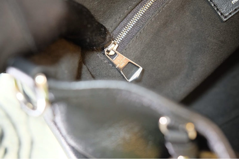 #全新閒置 #全配🈶購證 Lv Carryall pm黑武士單肩斜挎包小號 全網唯一黃金尺寸-49