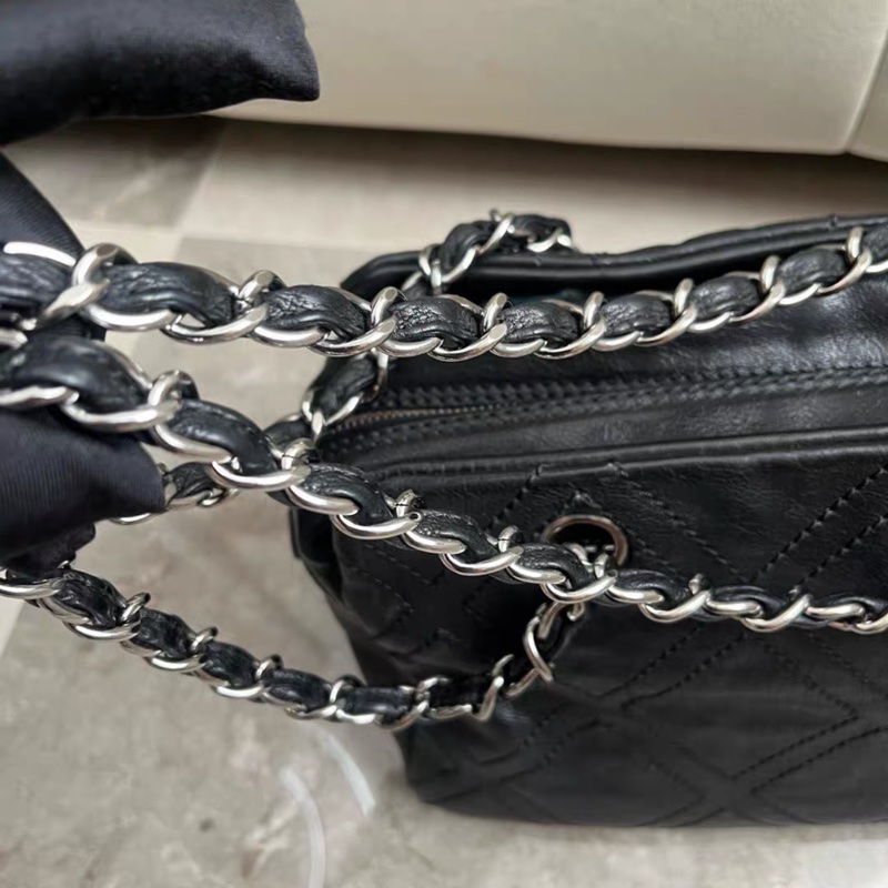 🉑肩背 #9新閒置 #全牛皮 香奈兒黑銀雙縫線大logo托特肩背包-19