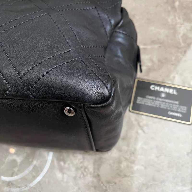 🉑肩背 #9新閒置 #全牛皮 香奈兒黑銀雙縫線大logo托特肩背包-23