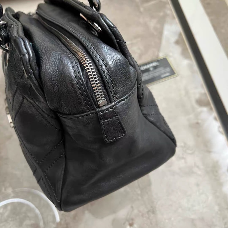 🉑肩背 #9新閒置 #全牛皮 香奈兒黑銀雙縫線大logo托特肩背包-26