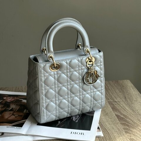 Dior M0565OBDU Lady Dior M11G蛋白石灰色珠光 Cannage 羊皮 藤格紋 中號 5格 黛妃包 肩背包 斜背包 手提包