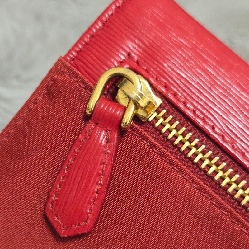 PRADA 釦式掀蓋長夾 發財長夾 紅色 附可拆卸的證件/照片夾-22