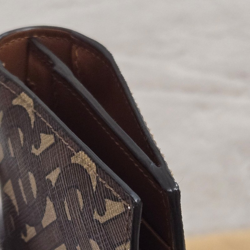 Burberry TB logo 對開長夾-18