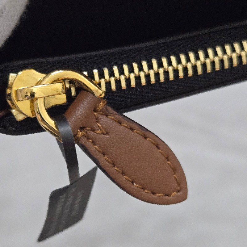 Burberry TB logo 對開長夾-29