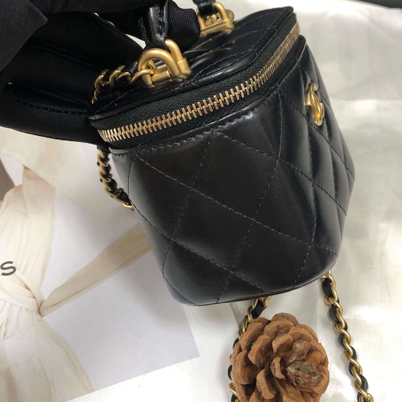 Chanel黑金羊皮mini box bag-3