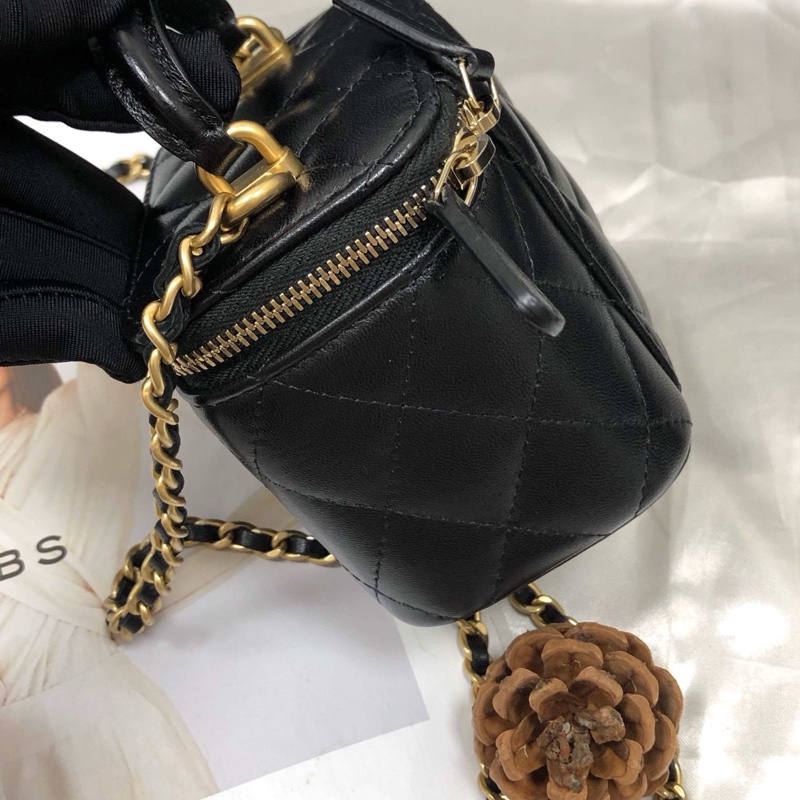 Chanel黑金羊皮mini box bag-4